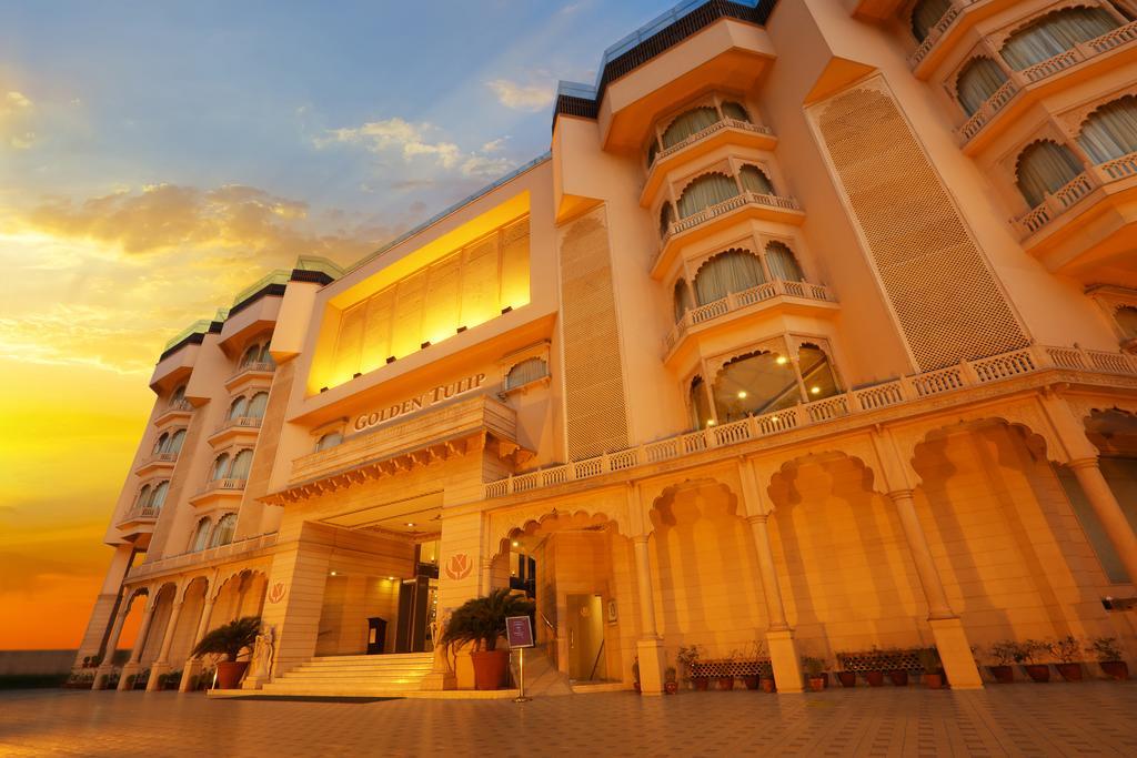 Golden Tulip Jaipur Hotel Bagian luar foto